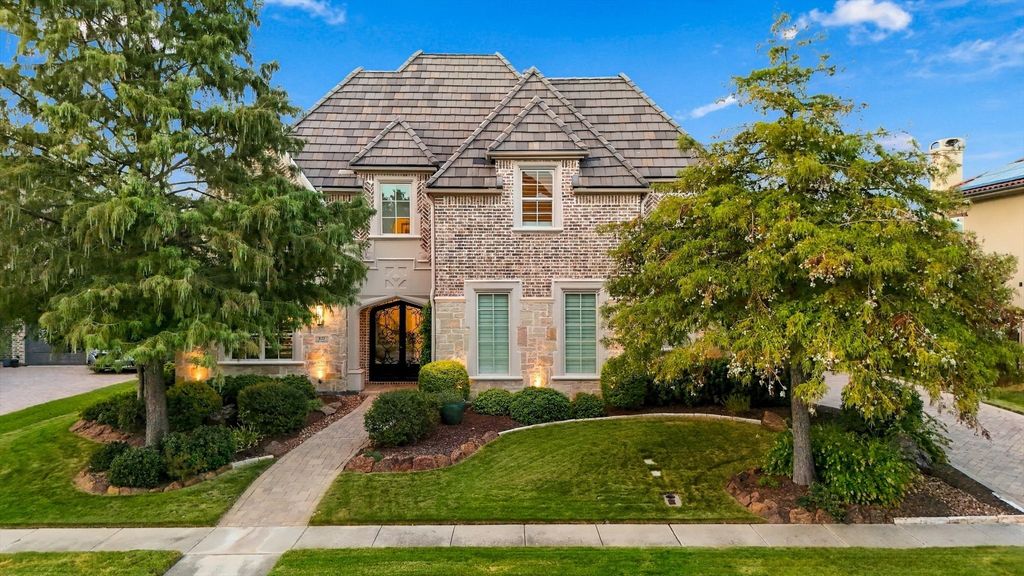 627 Lake Point Drive, Irving, TX 75039 — exterior