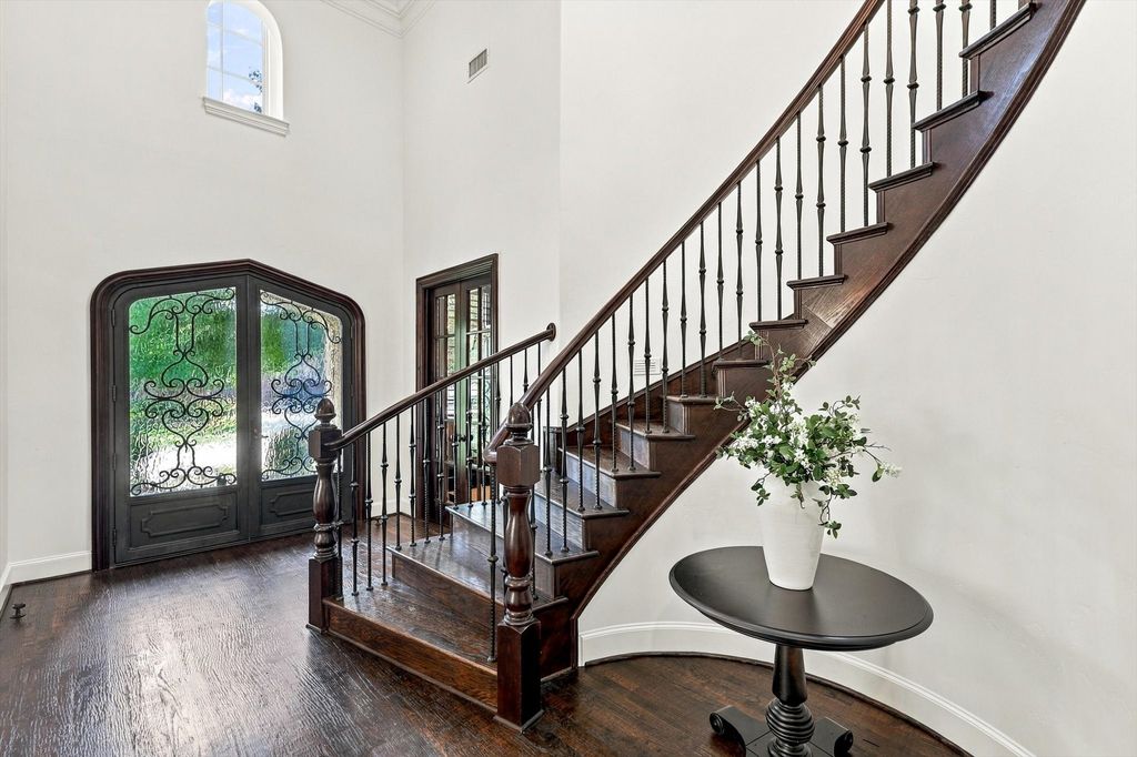 627 Lake Point Drive, Irving, TX 75039 — photo 2
