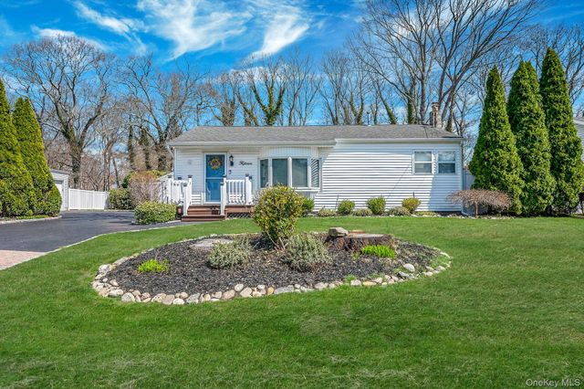 15 Lido Boulevard, Lake Grove, NY 11755