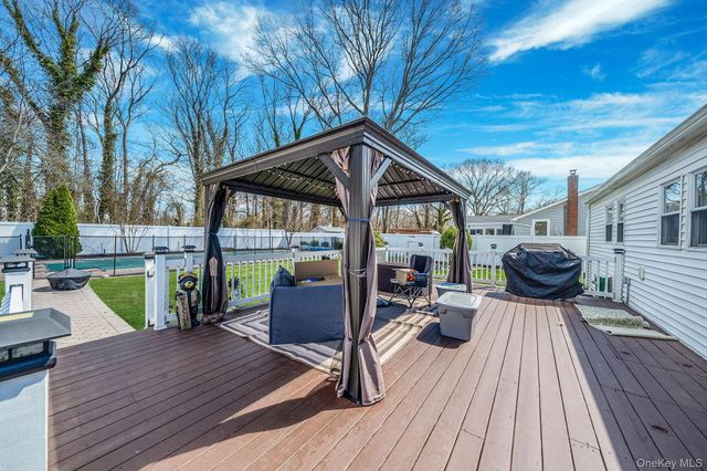 15 Lido Boulevard, Lake Grove, NY 11755
