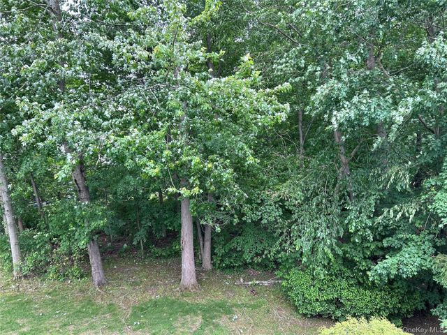 188 Long Hill Drive E, Yorktown Heights, NY 10598
