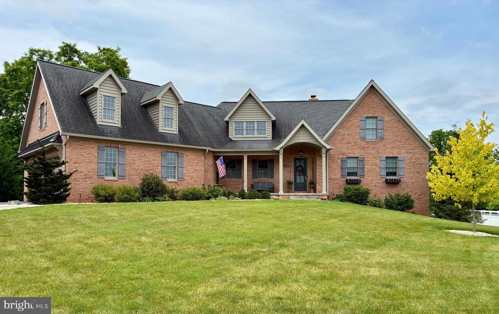 500 BROOKVIEW DRIVE, Greencastle, PA 17225