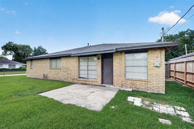 3602 Cedarcrest Drive, Pasadena, TX 77503