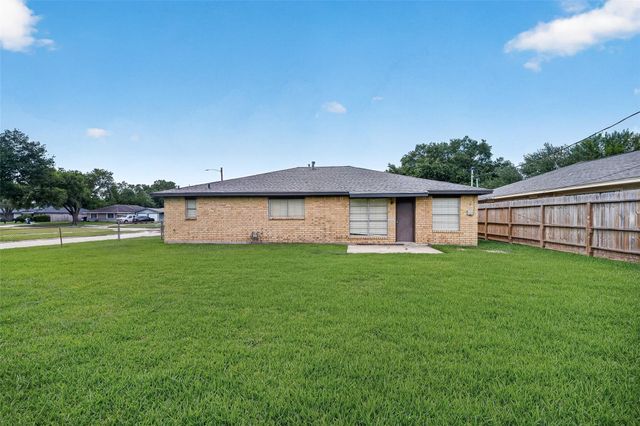 3602 Cedarcrest Drive, Pasadena, TX 77503