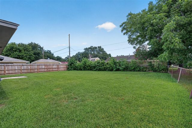 3602 Cedarcrest Drive, Pasadena, TX 77503