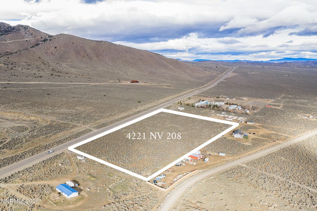 Image 18 of property listing at 4221 NV-208, Topaz Ranch Estates, NV 89444