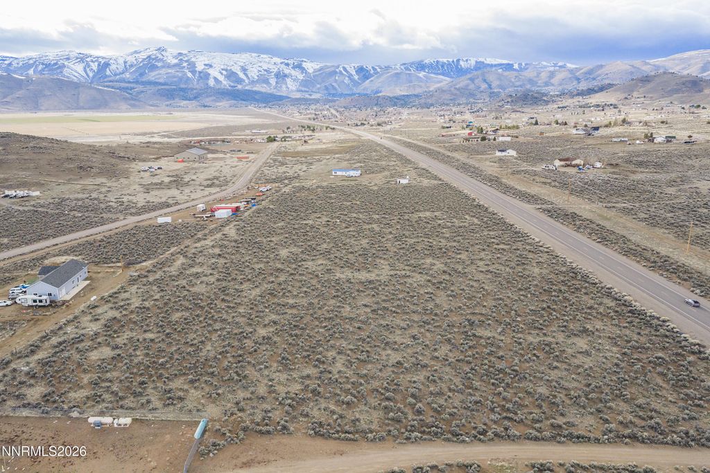 Image 4 of property listing at 4221 NV-208, Topaz Ranch Estates, NV 89444