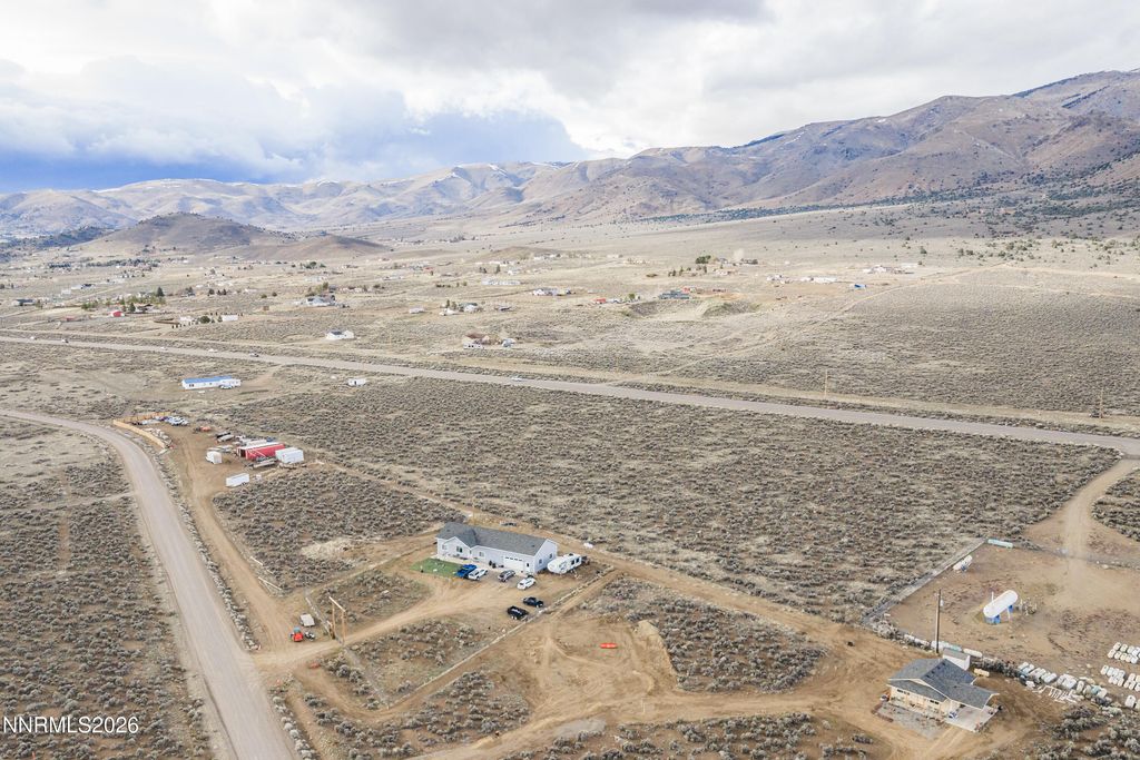 Image 5 of property listing at 4221 NV-208, Topaz Ranch Estates, NV 89444