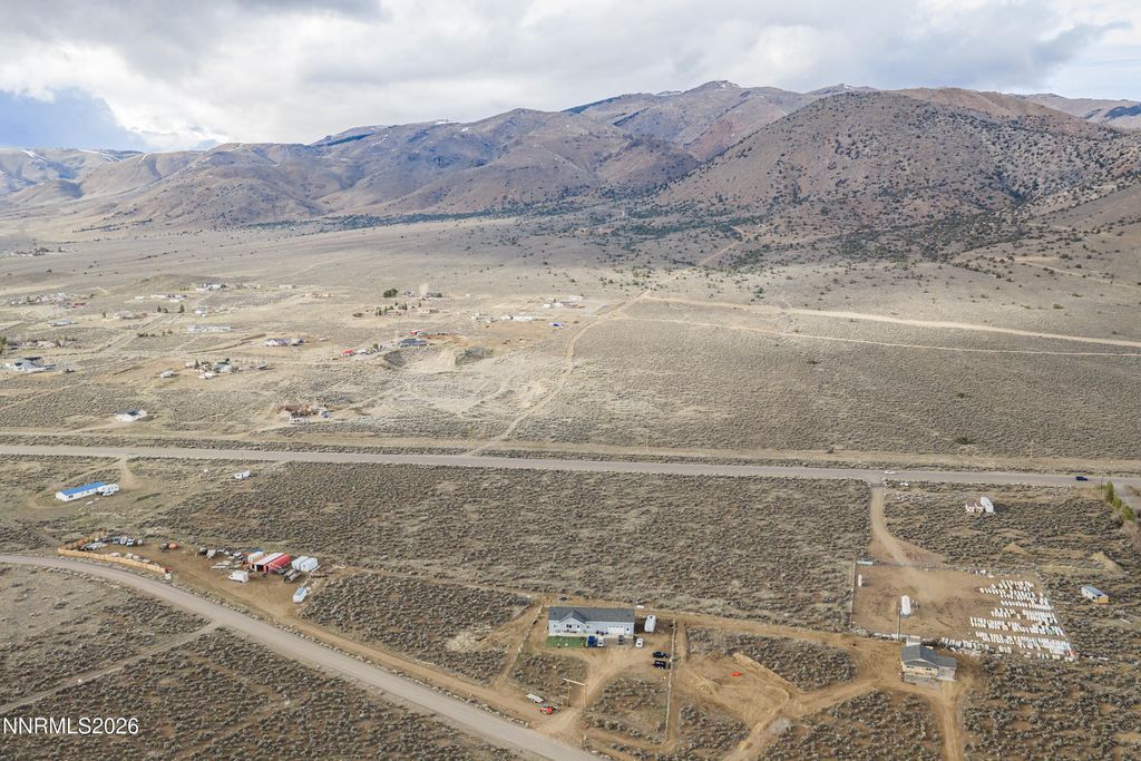 Image 7 of property listing at 4221 NV-208, Topaz Ranch Estates, NV 89444