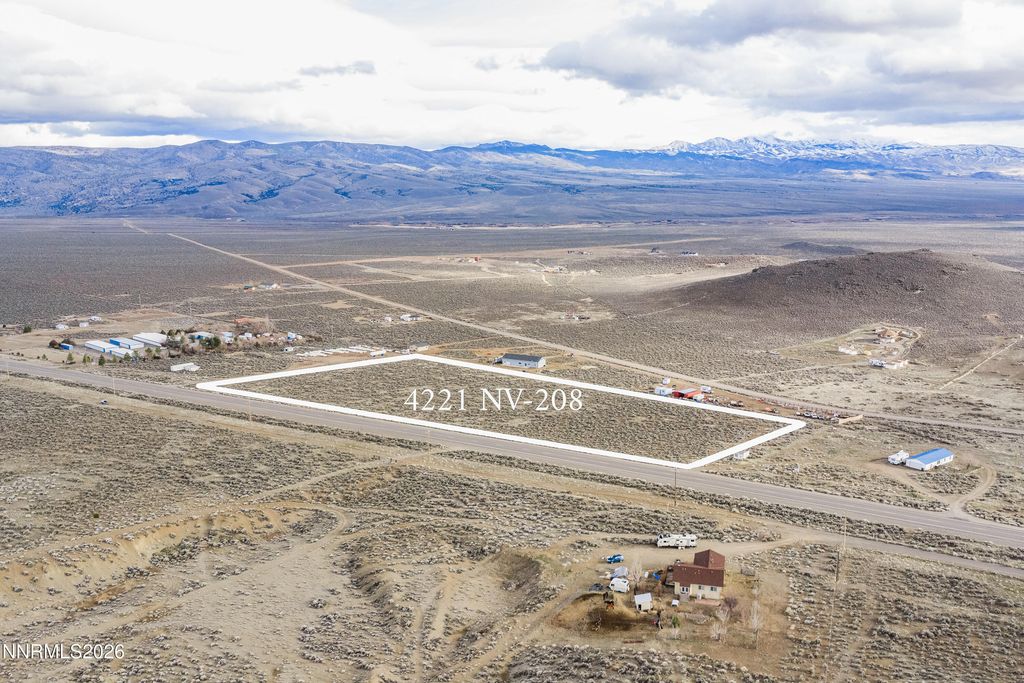 Image 8 of property listing at 4221 NV-208, Topaz Ranch Estates, NV 89444