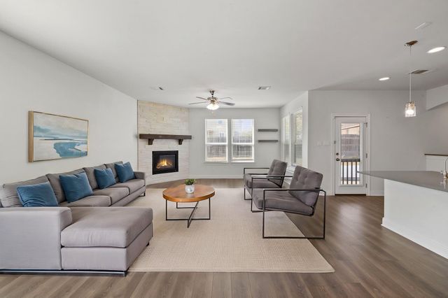 138 Fern DR, Buda, TX 78610
