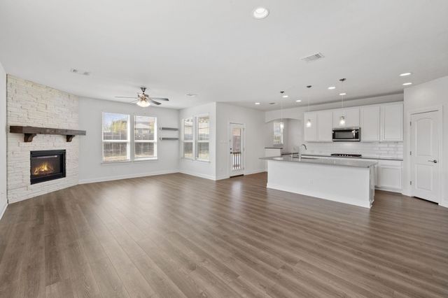 138 Fern DR, Buda, TX 78610