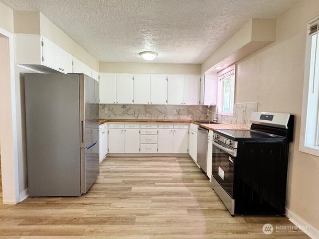 12800 NE 28th, Vancouver, WA 98682