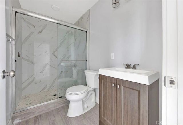 12000 Runnymede st 3C, North Hollywood, CA 91605