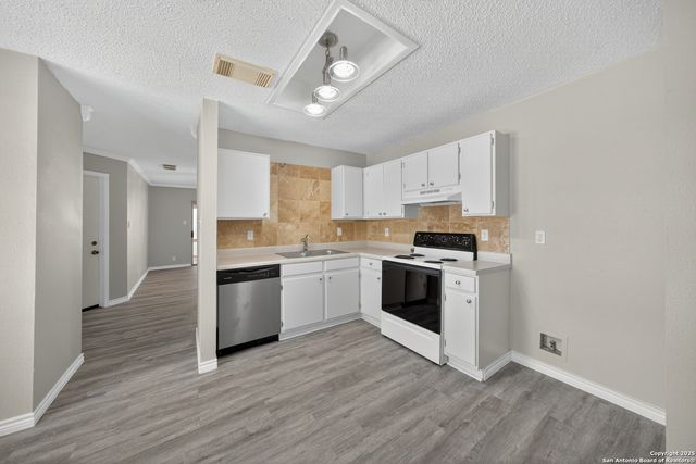 12831 Maple Park, San Antonio, TX 78249