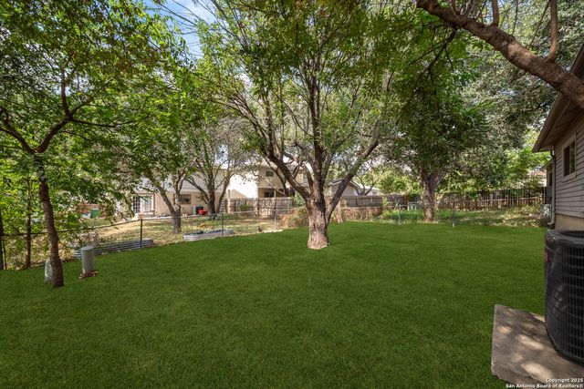 12831 Maple Park, San Antonio, TX 78249