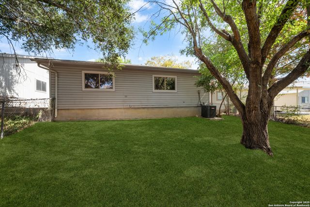 12831 Maple Park, San Antonio, TX 78249