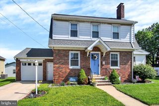 105 ALLEGHENY AVE, Hanover, PA 17331