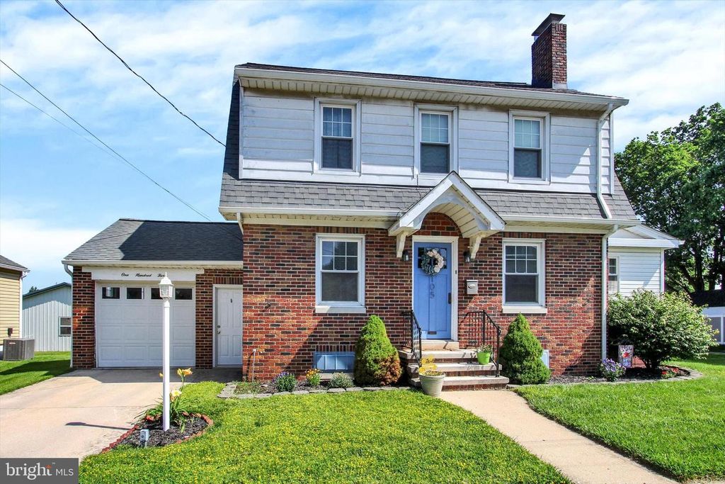 105 ALLEGHENY AVE, Hanover, PA 17331