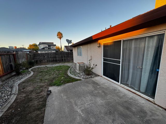 8716 Cord Way, Sacramento, CA 95828