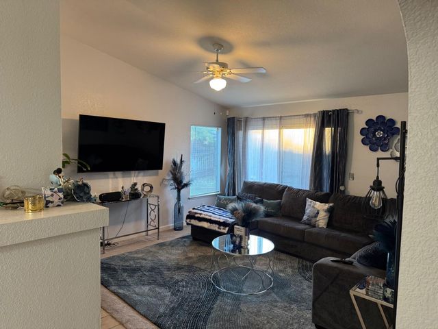 8716 Cord Way, Sacramento, CA 95828