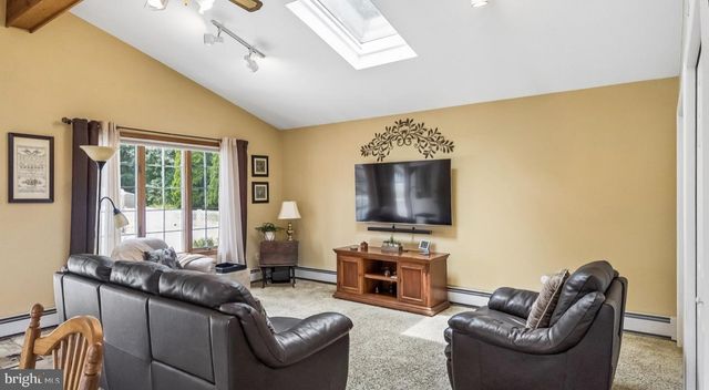 102 S PACKARD ST, Hammonton, NJ 08037