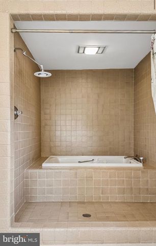 102 S PACKARD ST, Hammonton, NJ 08037