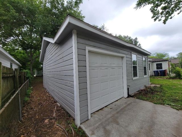 6614 Park Avenue, Texas City, TX 77591