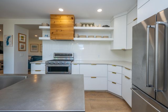 1002 Lake Boulevard, St. Joseph City, MI 49085