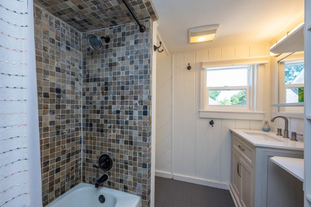 1002 Lake Boulevard, St. Joseph City, MI 49085