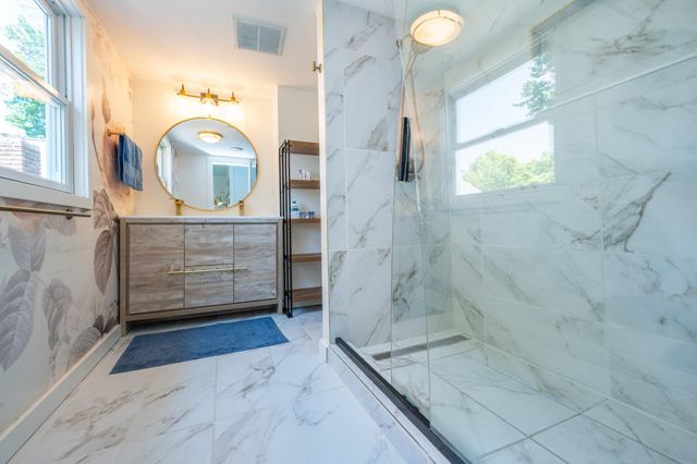 1002 Lake Boulevard, St. Joseph City, MI 49085