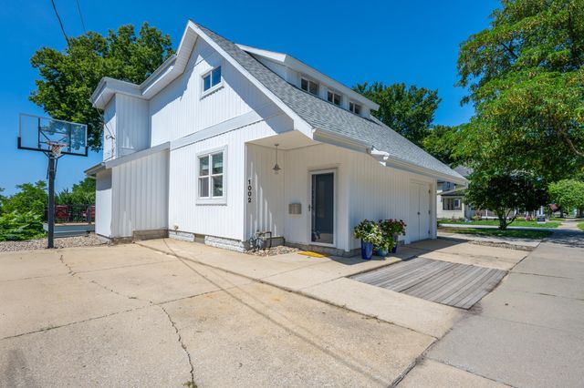 1002 Lake Boulevard, St. Joseph City, MI 49085