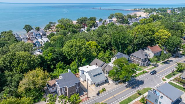 1002 Lake Boulevard, St. Joseph City, MI 49085