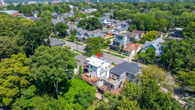 1002 Lake Boulevard, St. Joseph City, MI 49085