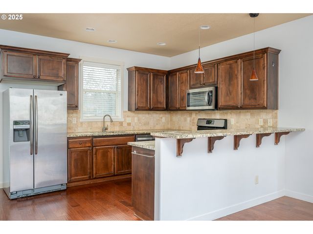 17550 Sw VANGUARD Ln, Beaverton, OR 97007