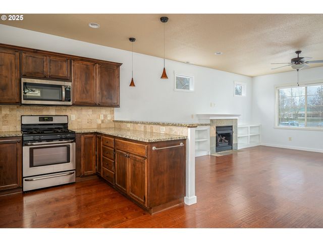 17550 Sw VANGUARD Ln, Beaverton, OR 97007