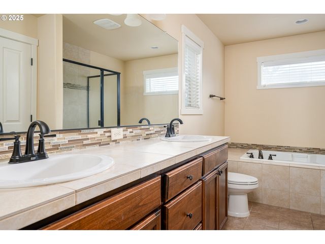 17550 Sw VANGUARD Ln, Beaverton, OR 97007