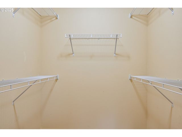 17550 Sw VANGUARD Ln, Beaverton, OR 97007