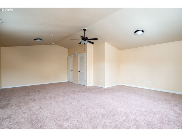 17550 Sw VANGUARD Ln, Beaverton, OR 97007