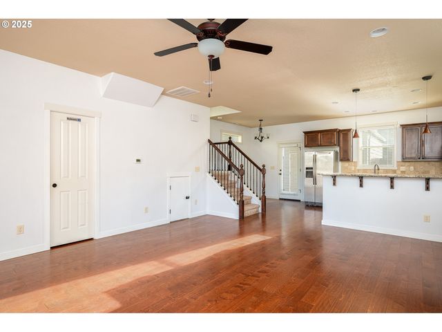 17550 Sw VANGUARD Ln, Beaverton, OR 97007