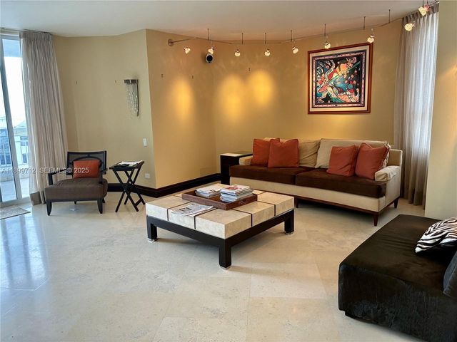 808 Brickell Key Dr 1508, Miami, FL 33131