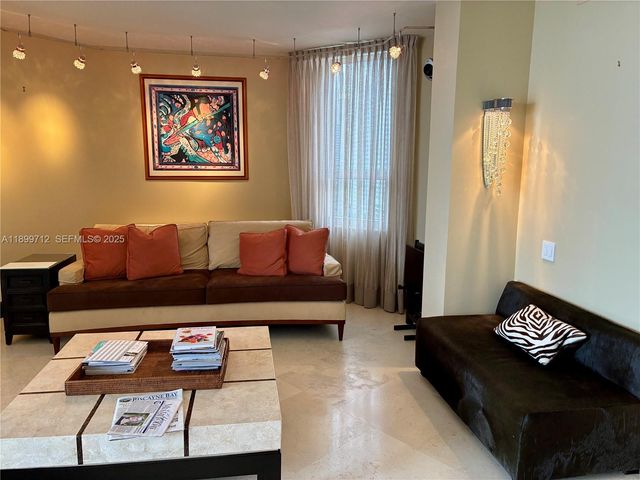 808 Brickell Key Dr 1508, Miami, FL 33131