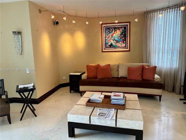 808 Brickell Key Dr 1508, Miami, FL 33131