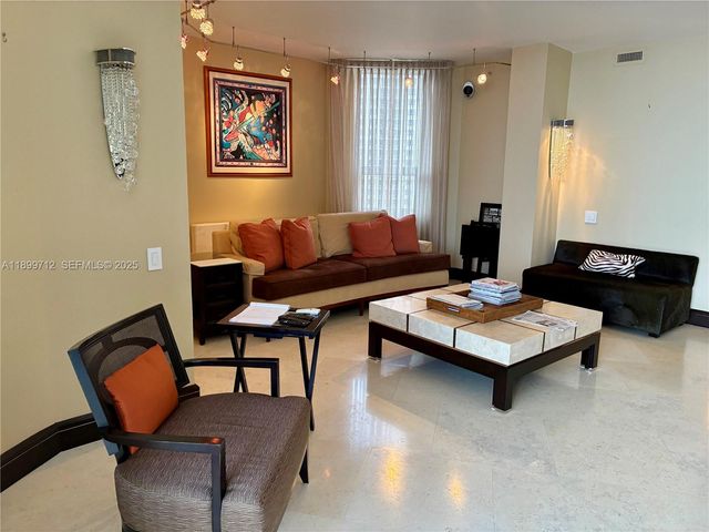 808 Brickell Key Dr 1508, Miami, FL 33131