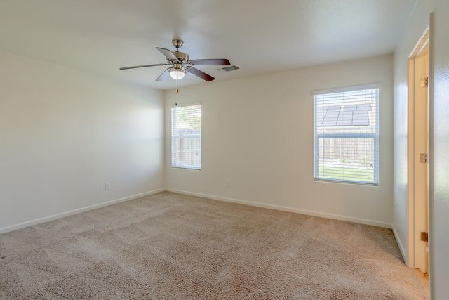 1643 N Grand Court, Visalia, CA 93292