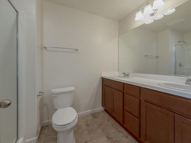 1643 N Grand Court, Visalia, CA 93292