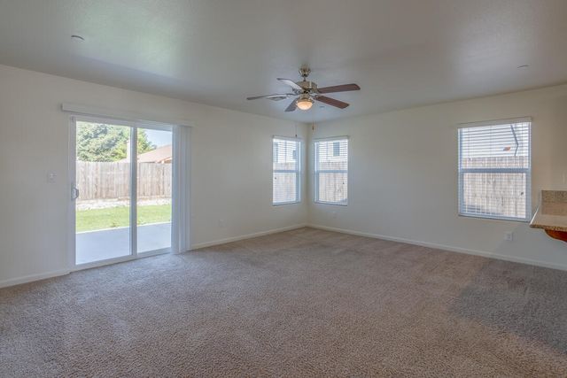 1643 N Grand Court, Visalia, CA 93292