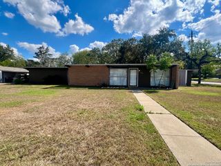 400 E Randall, Beeville, TX 78102