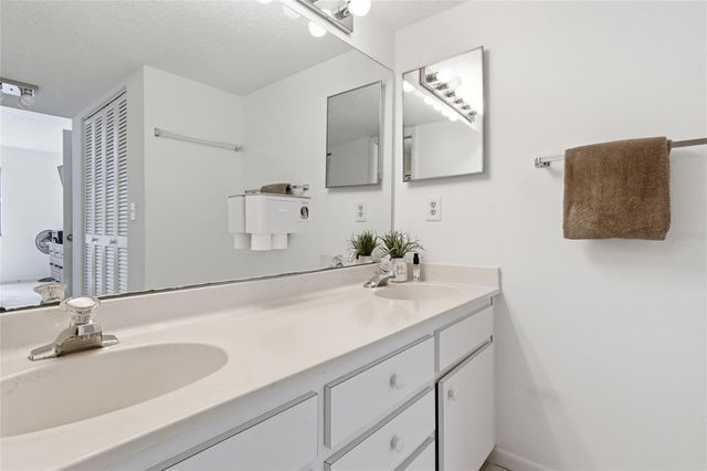 1628 CLOWER CREEK DRIVE 225, Sarasota, FL 34231