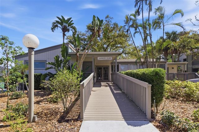 1628 CLOWER CREEK DRIVE 225, Sarasota, FL 34231